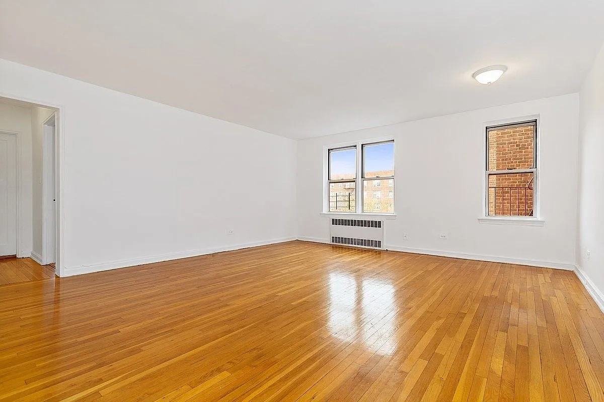 Listing photo 1 of 5