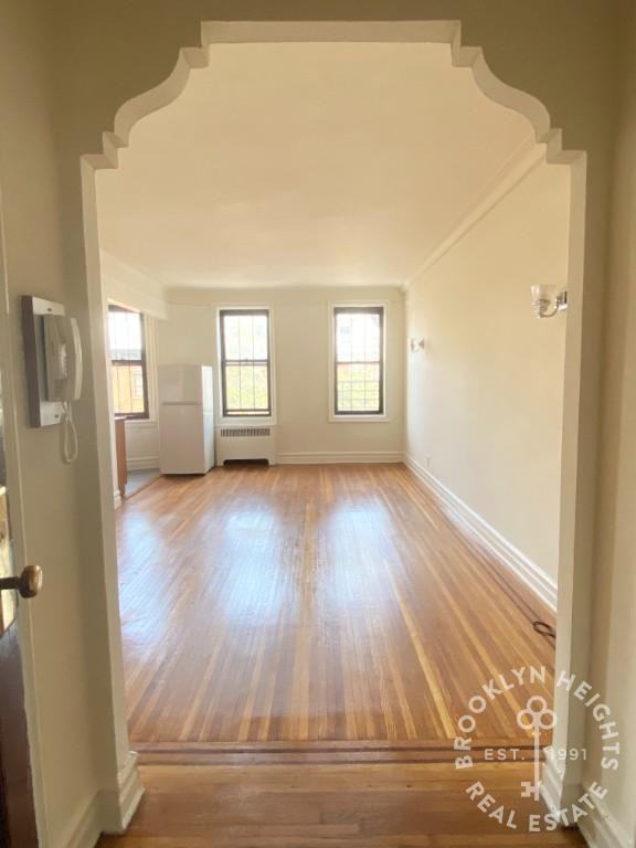 Listing photo 1 of 5