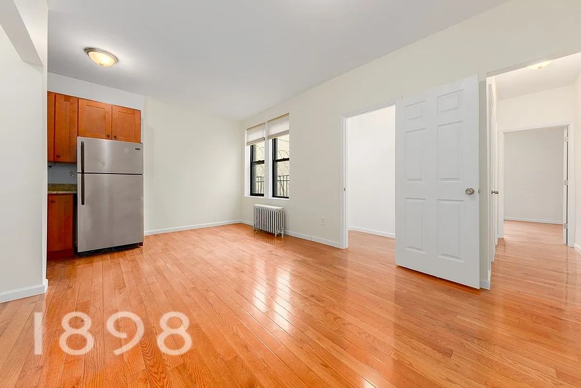 Listing photo 1 of 5