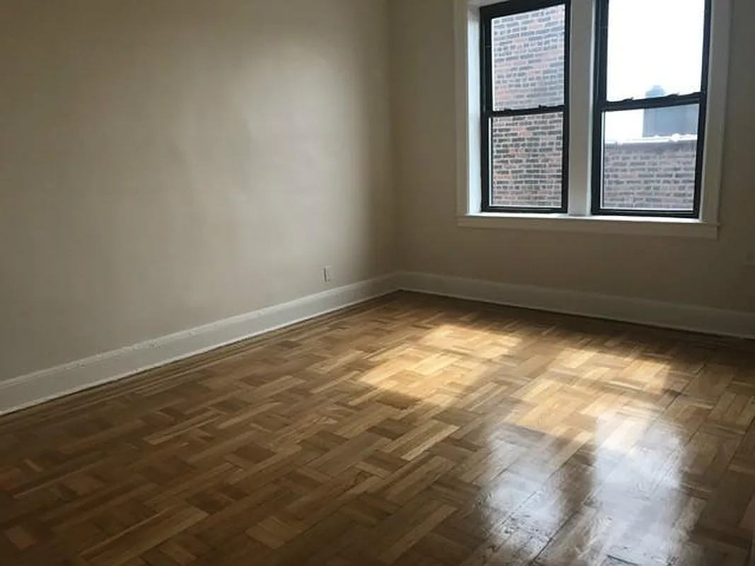 Listing photo 1 of 5