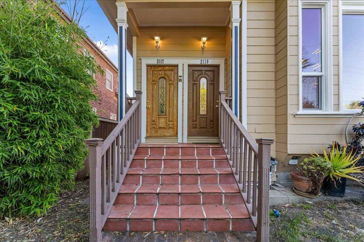 Listing photo 1 of 5