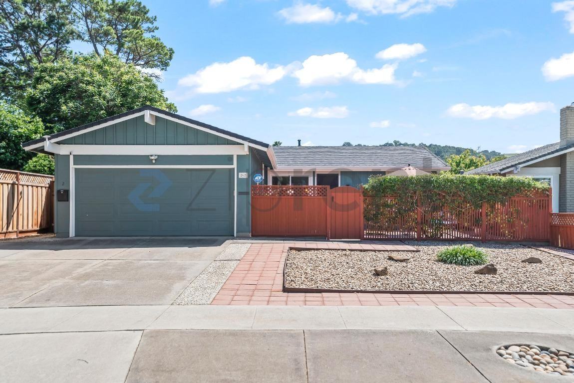 Listing photo 1 of 5