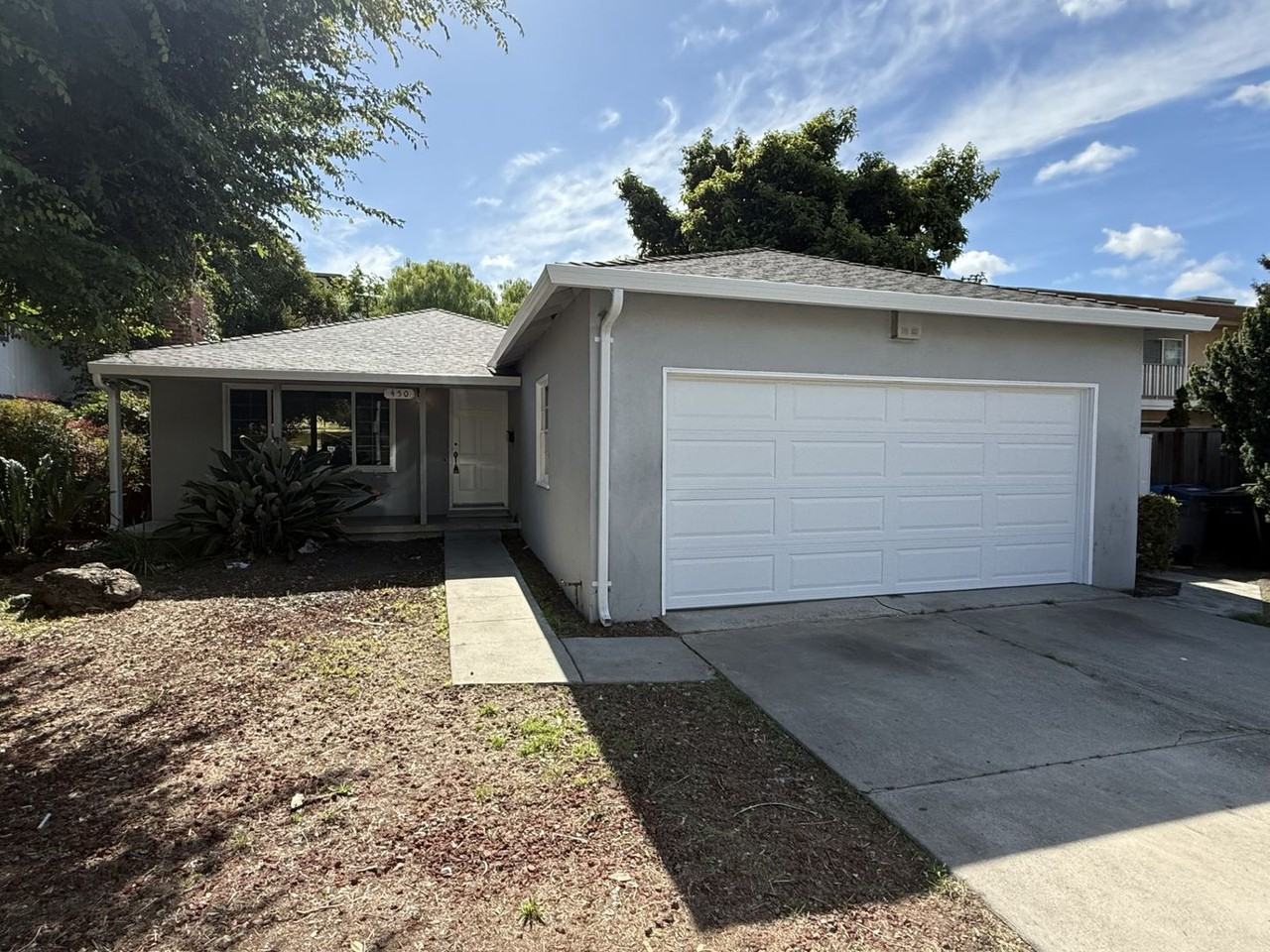 Listing photo 1 of 5