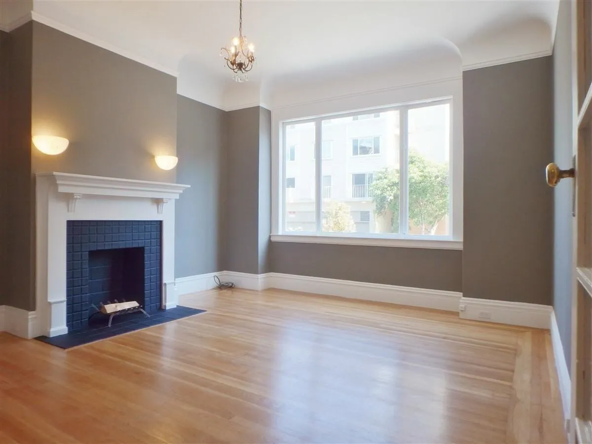 Listing photo 1 of 5