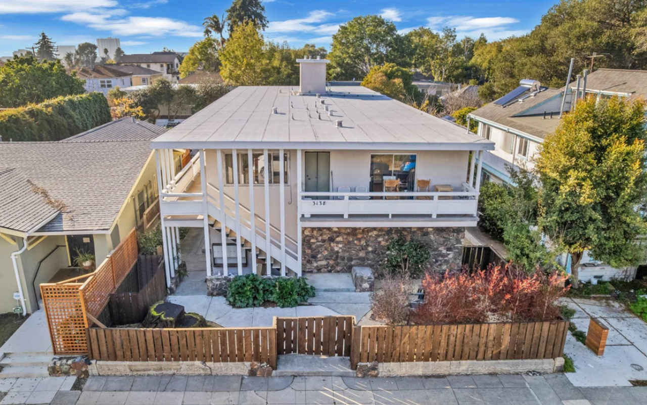 Listing photo 1 of 5