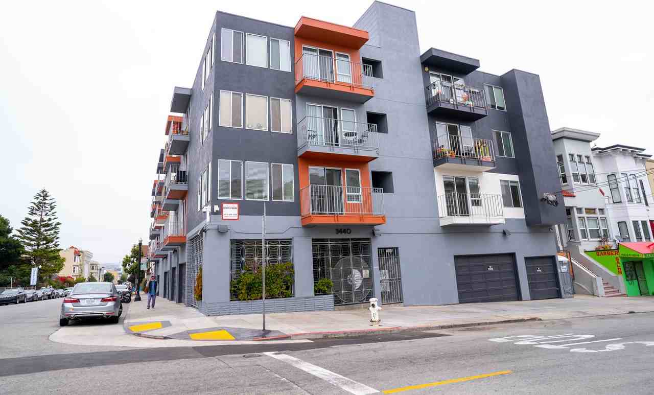Listing photo 1 of 4