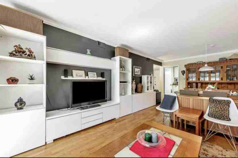 Listing photo 1 of 5