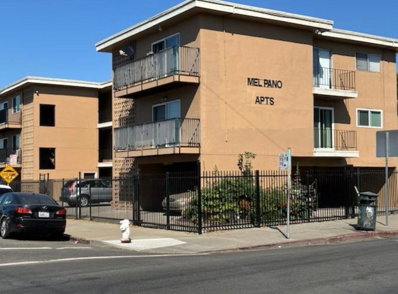 Listing photo 1 of 5