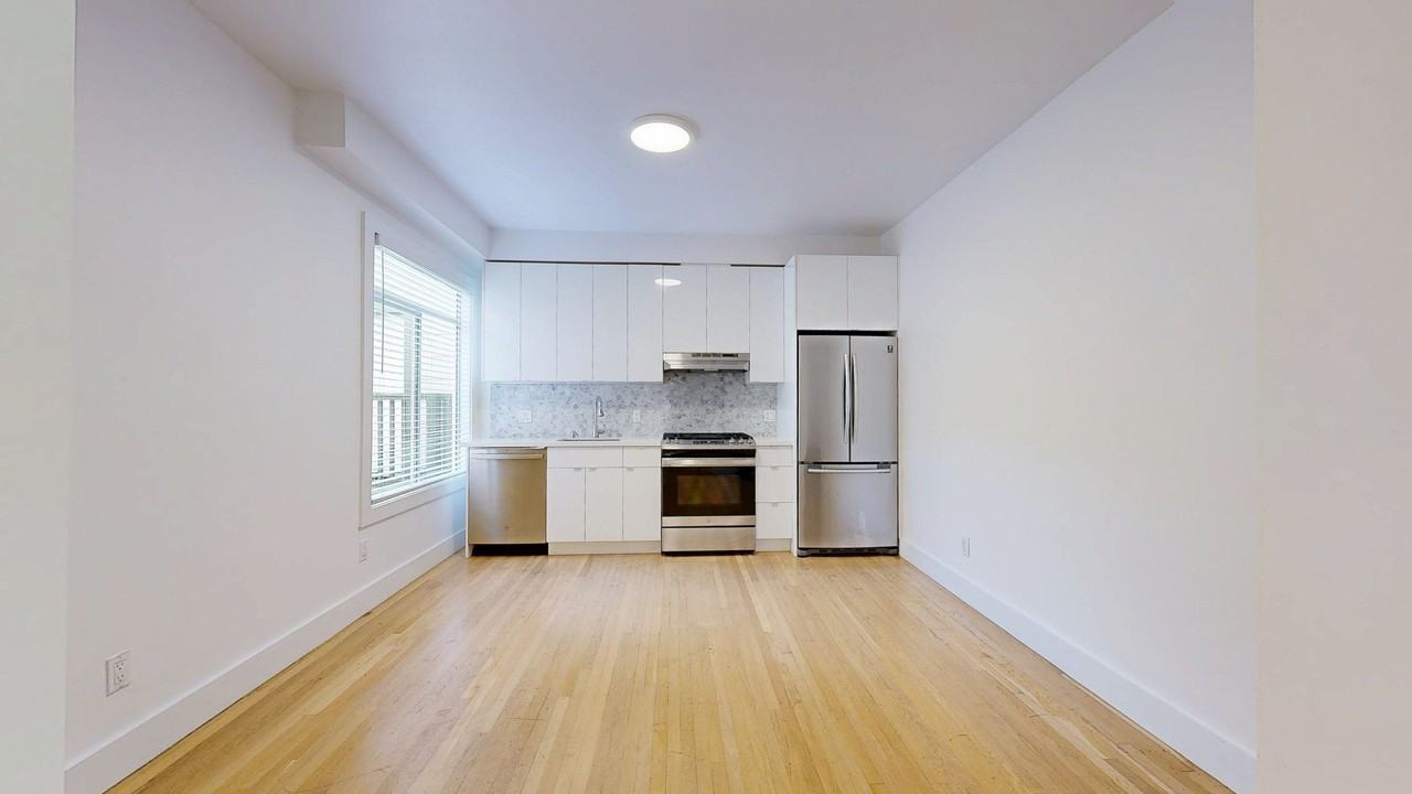Listing photo 1 of 5