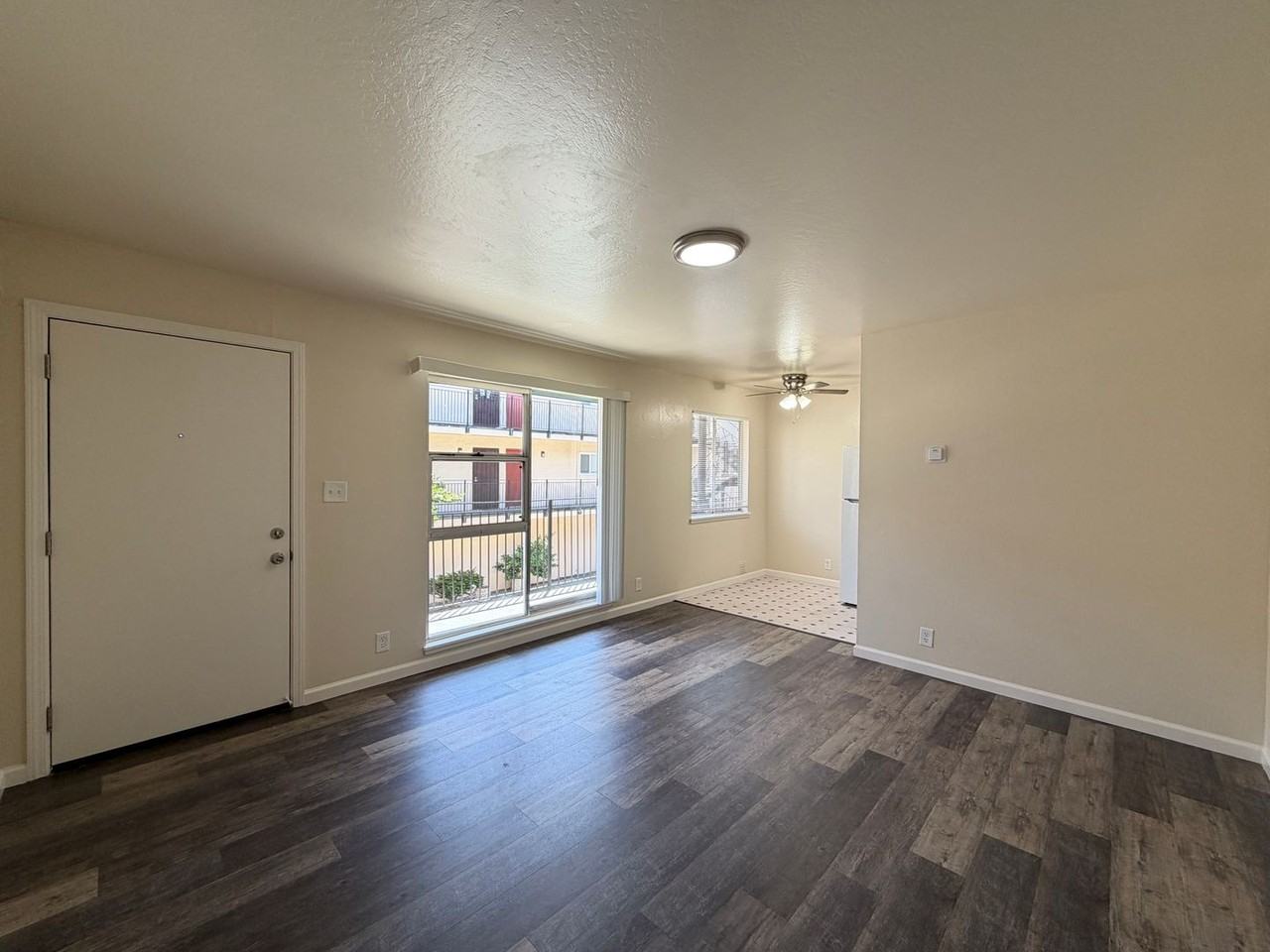 Listing photo 1 of 5