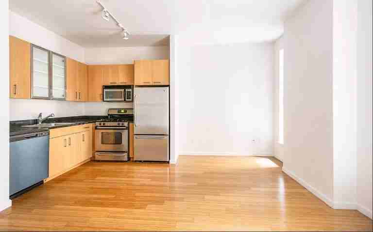 Listing photo 1 of 5