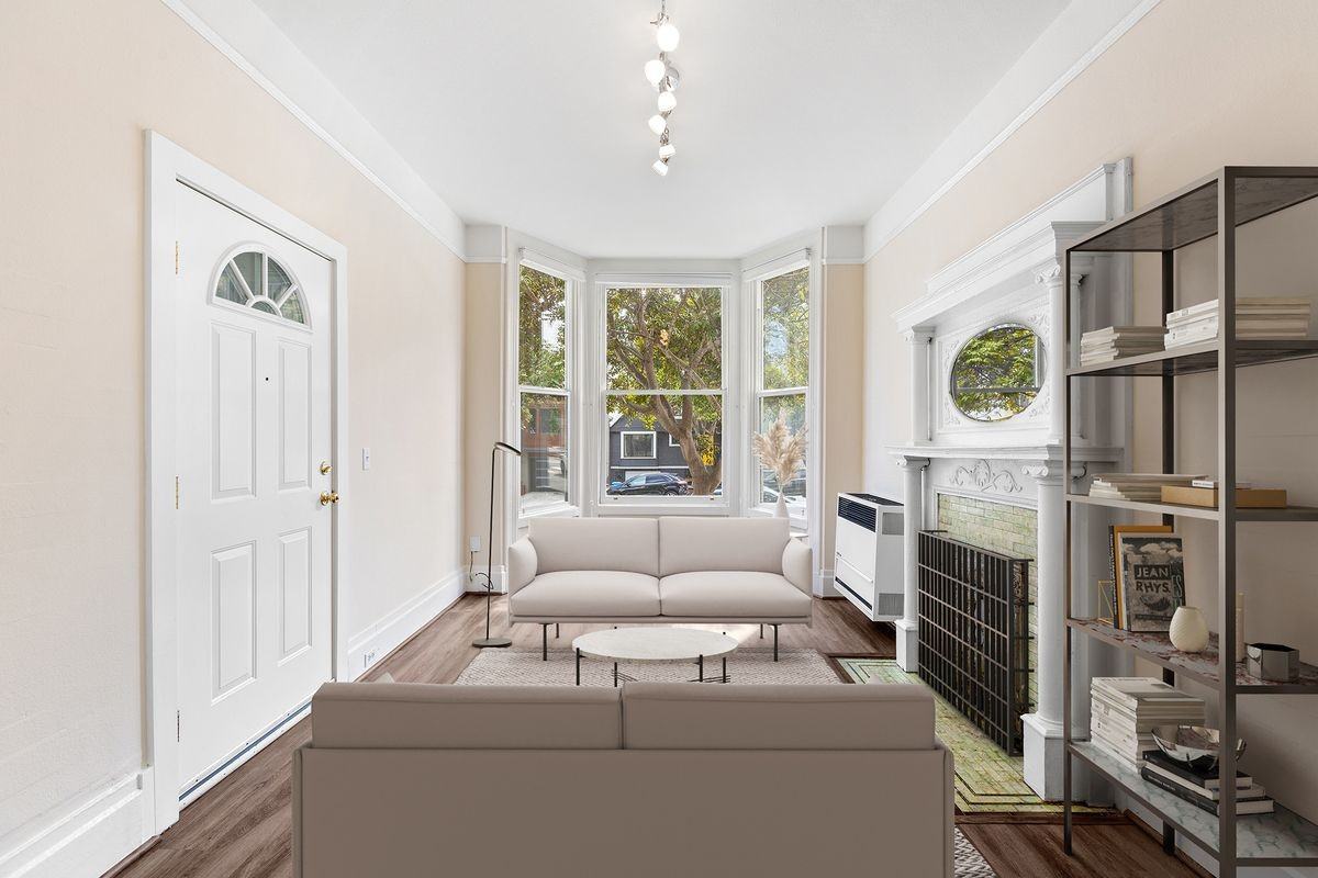 Listing photo 1 of 5