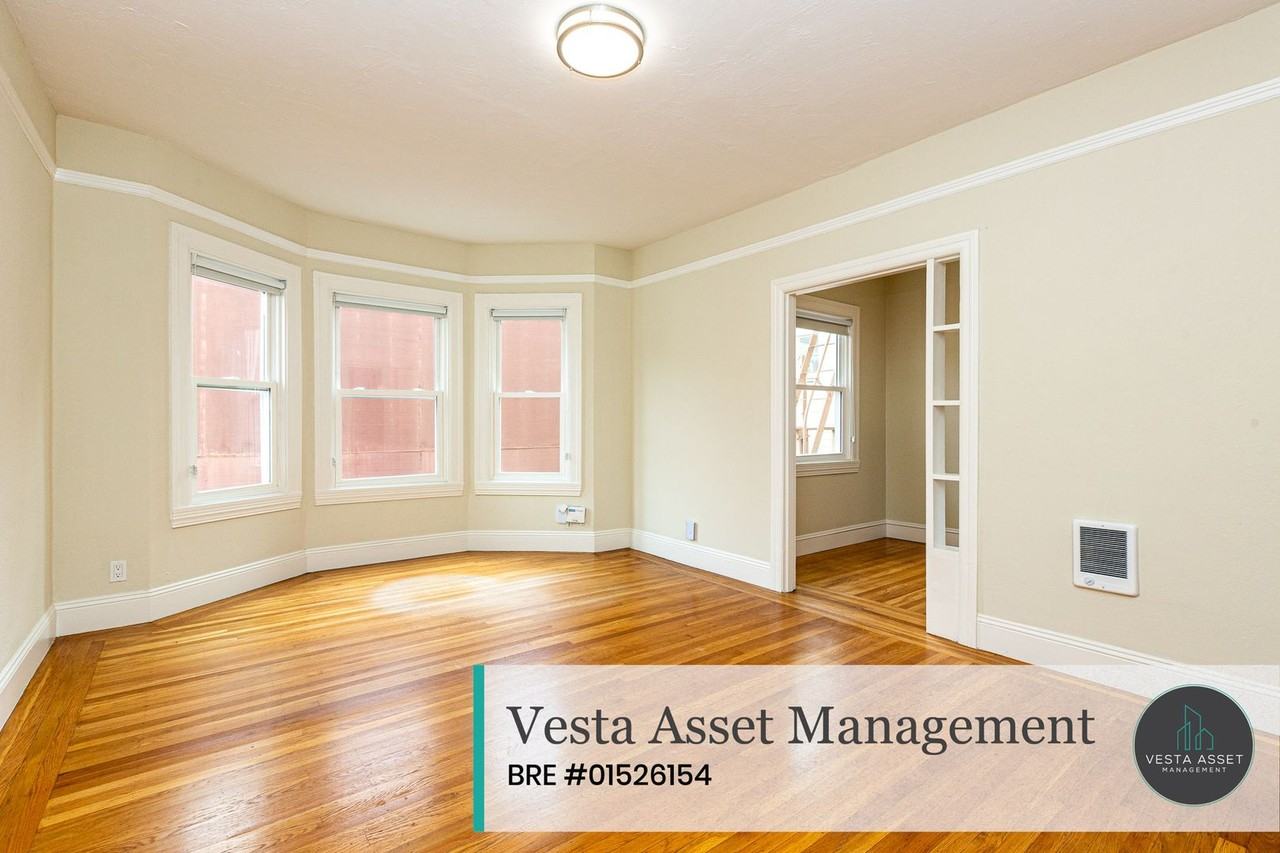 Listing photo 1 of 5