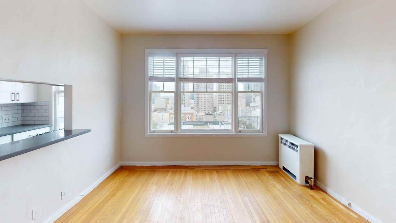 Listing photo 1 of 5