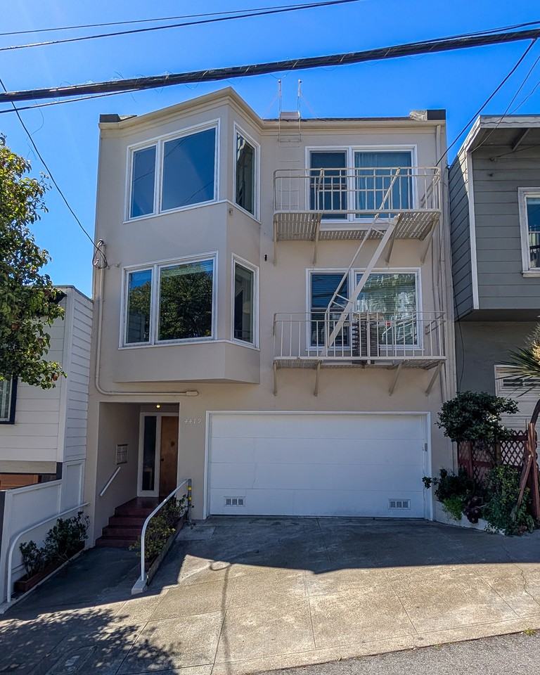 Listing photo 1 of 5