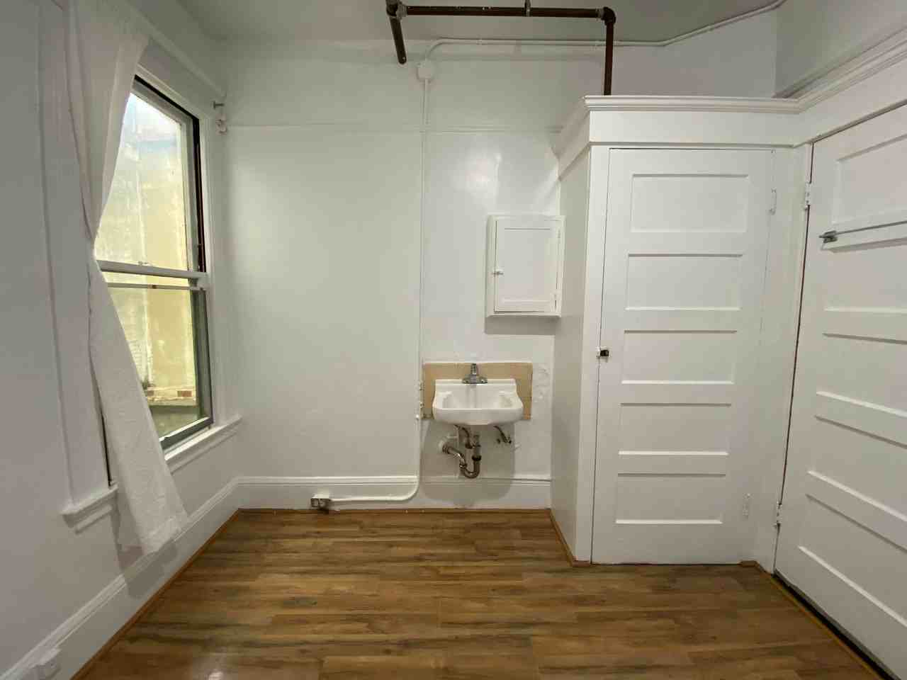 Listing photo 1 of 5