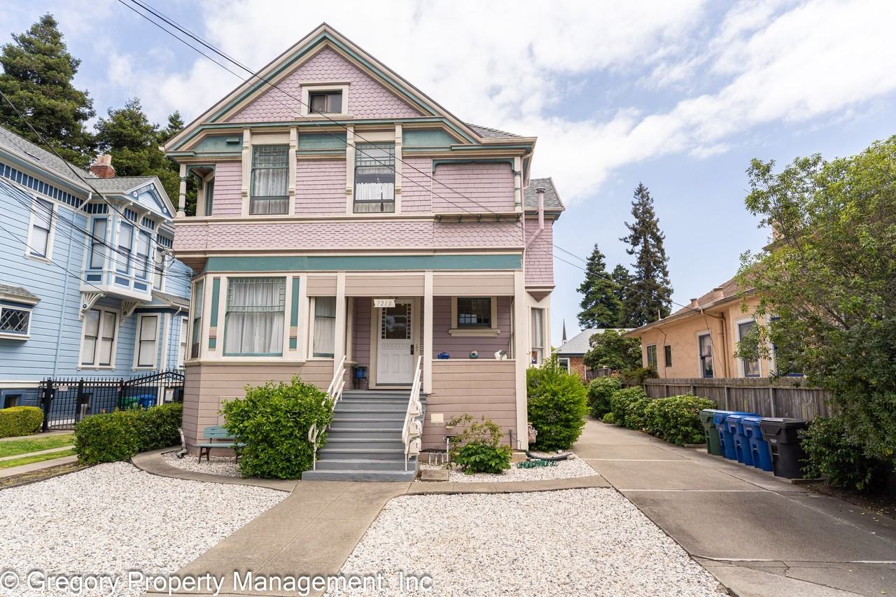 Listing photo 1 of 5