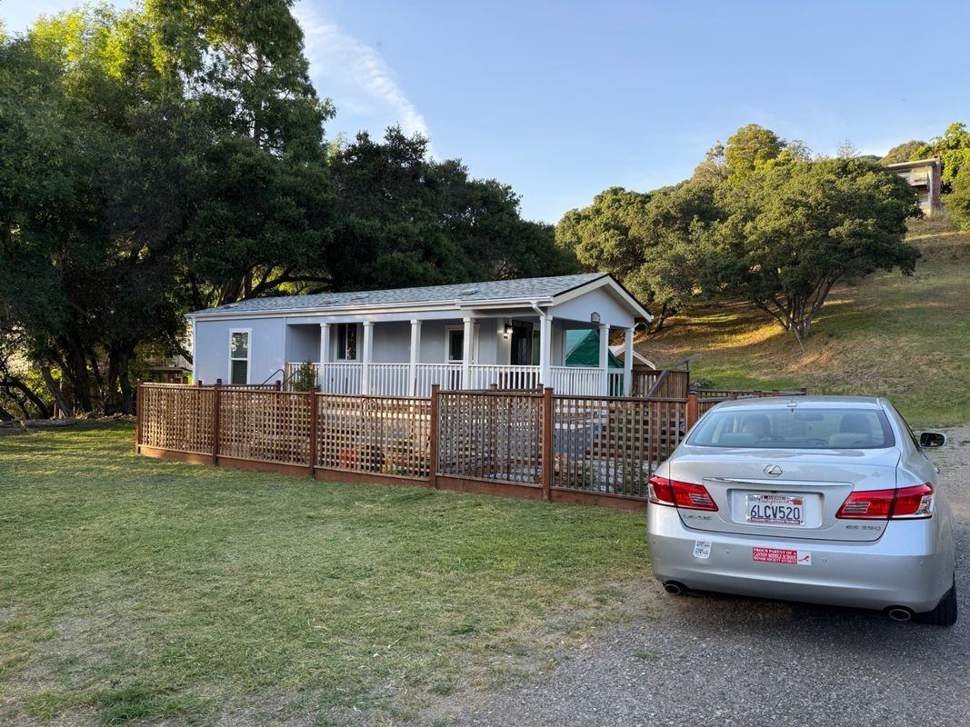Listing photo 1 of 4