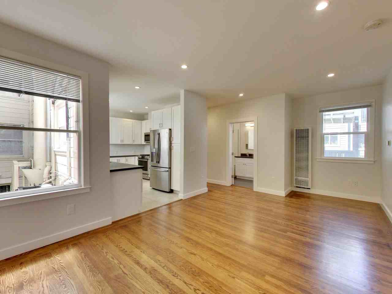 Listing photo 1 of 5