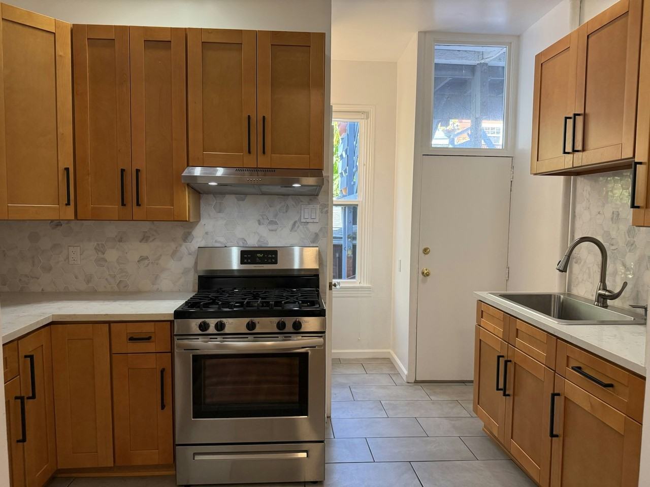 Listing photo 1 of 5