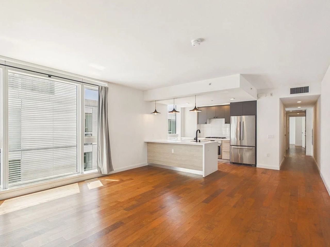 Listing photo 1 of 5