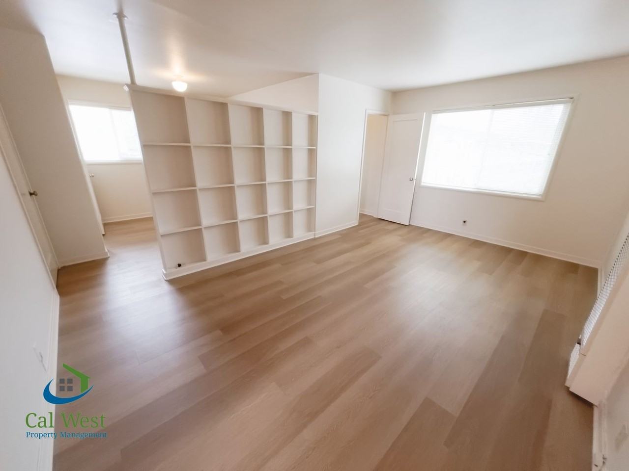 Listing photo 1 of 5