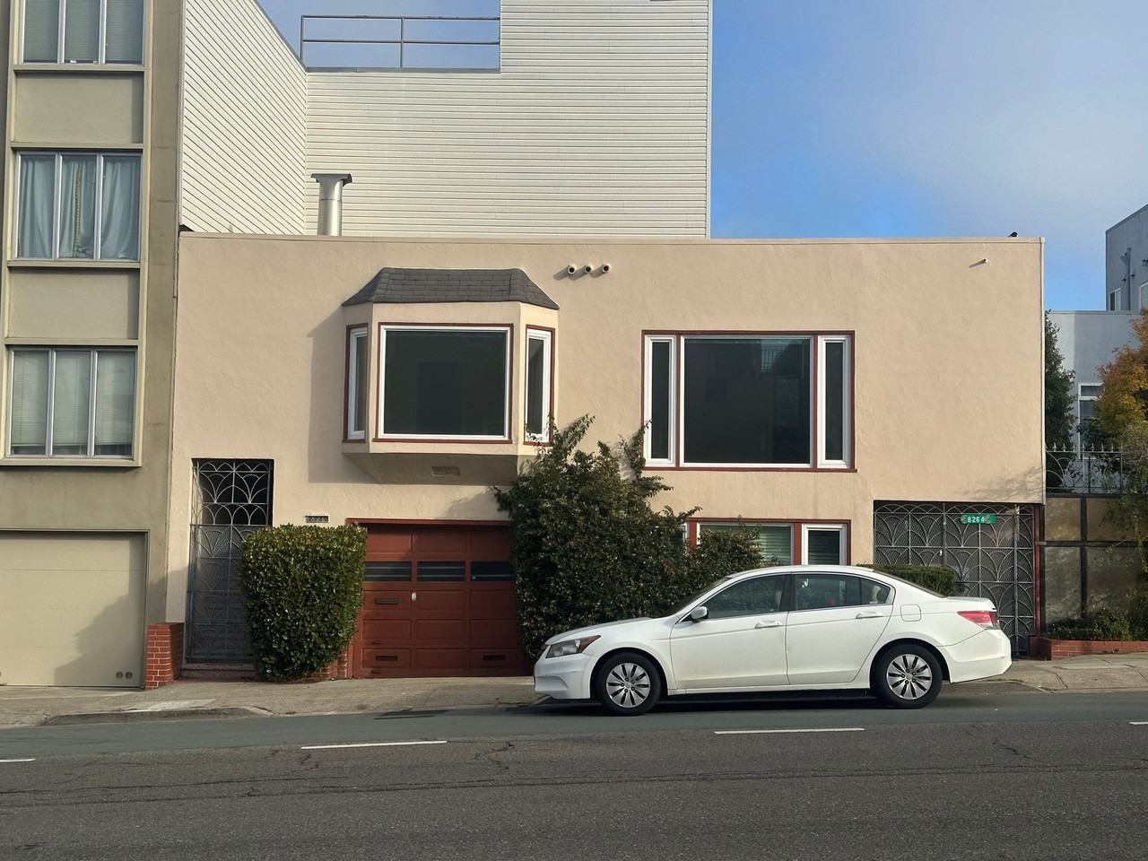 Listing photo 1 of 5