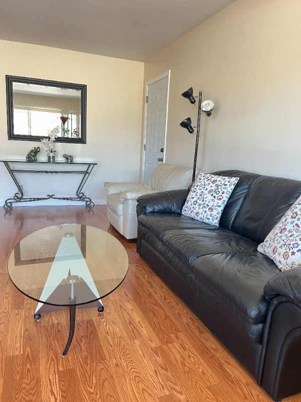 Listing photo 1 of 5