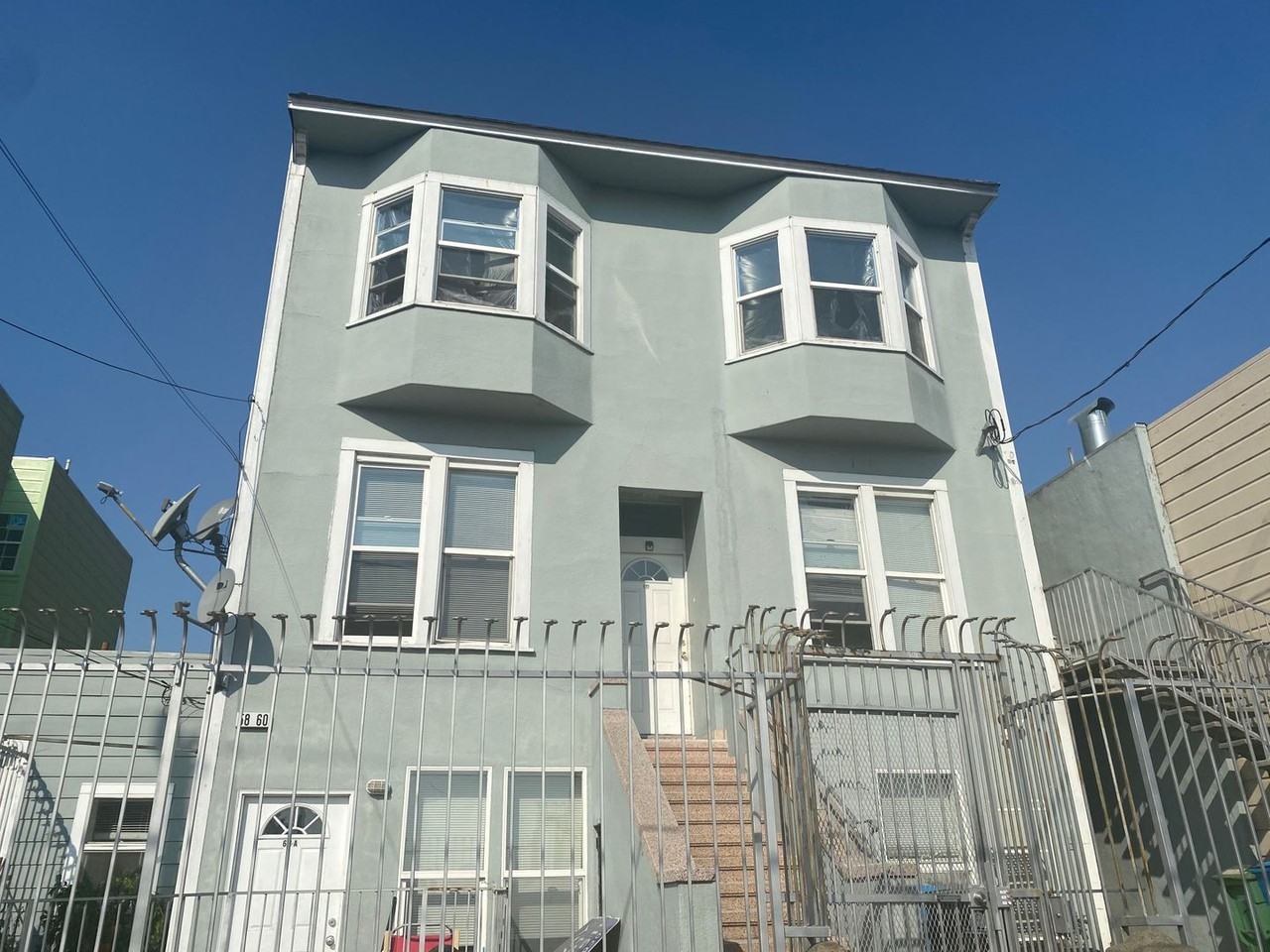 Listing photo 1 of 5