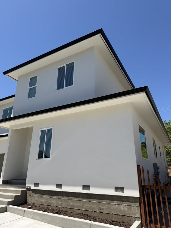 Listing photo 1 of 5