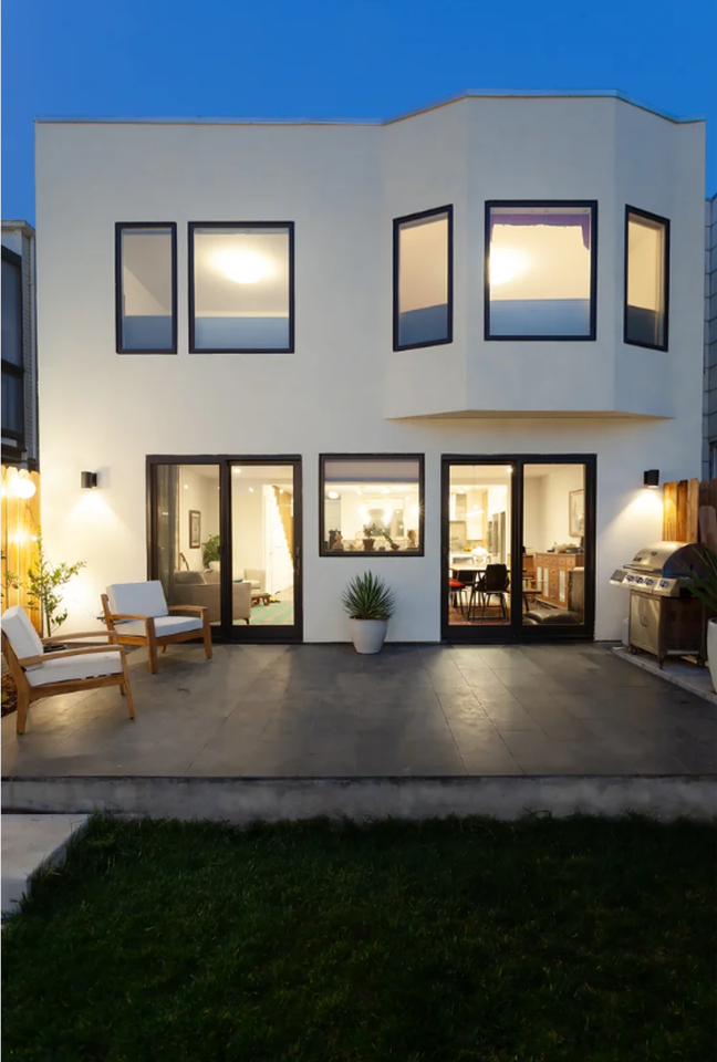 Listing photo 1 of 5