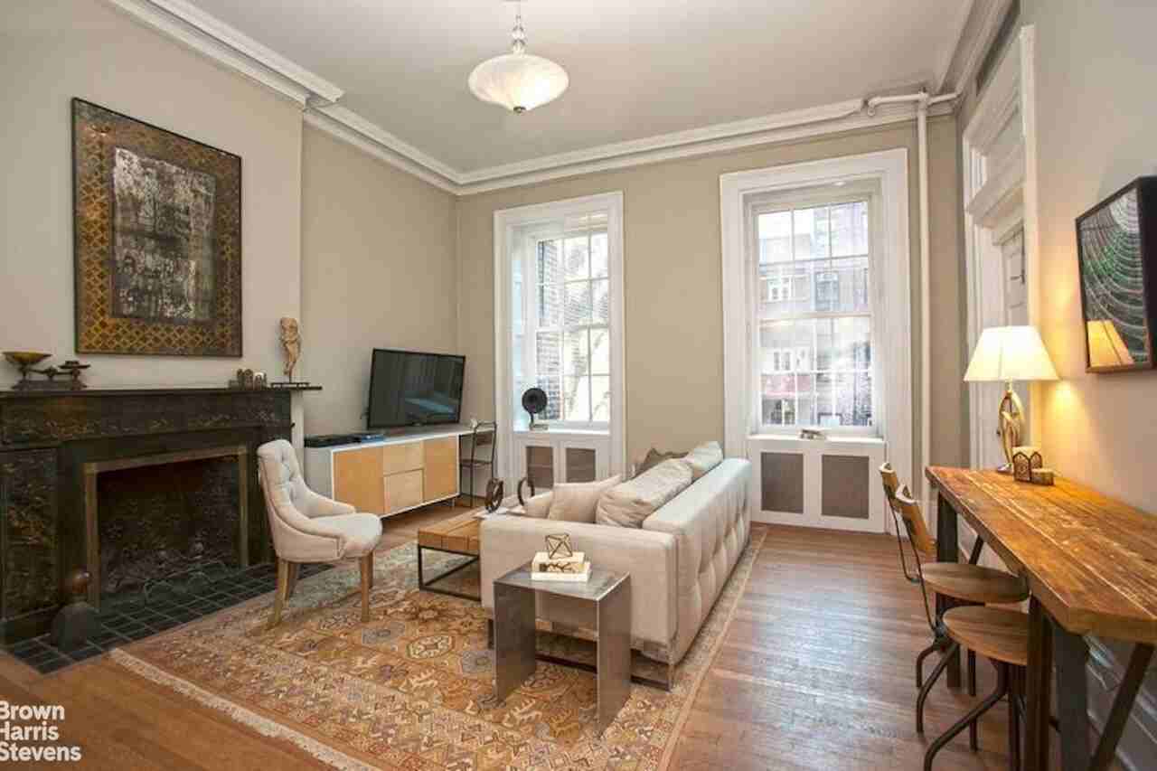 Listing photo 1 of 4