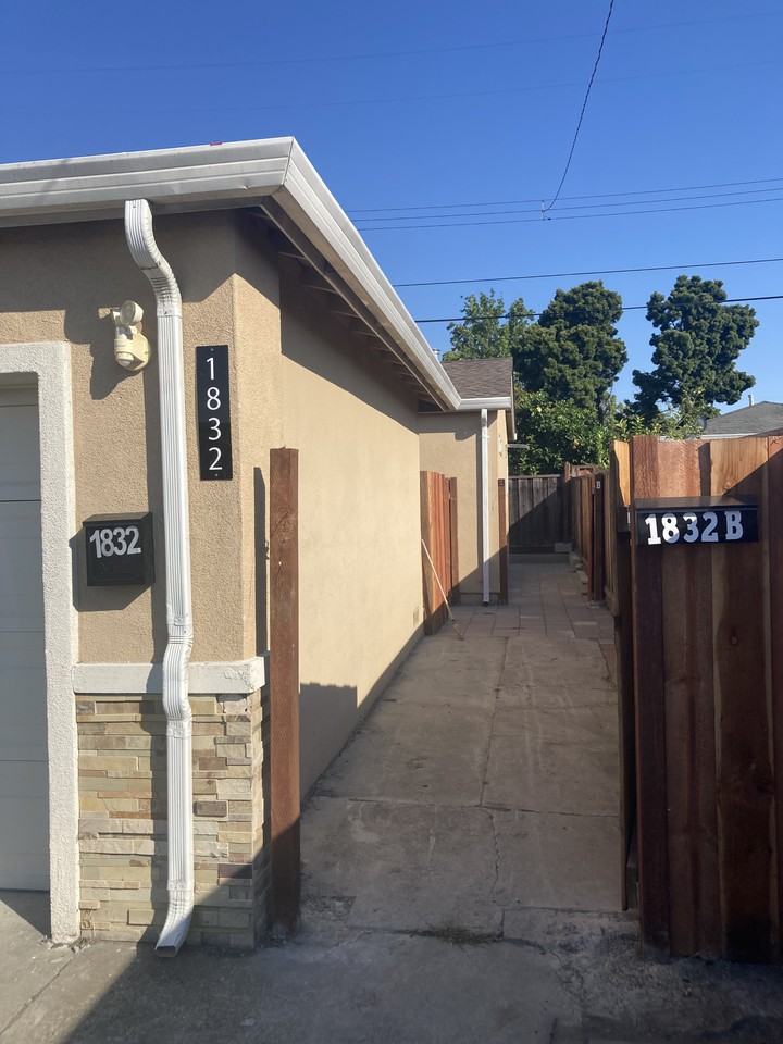 Listing photo 1 of 5