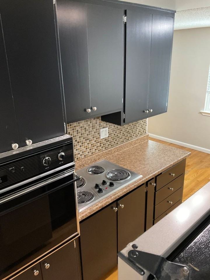 Listing photo 1 of 5