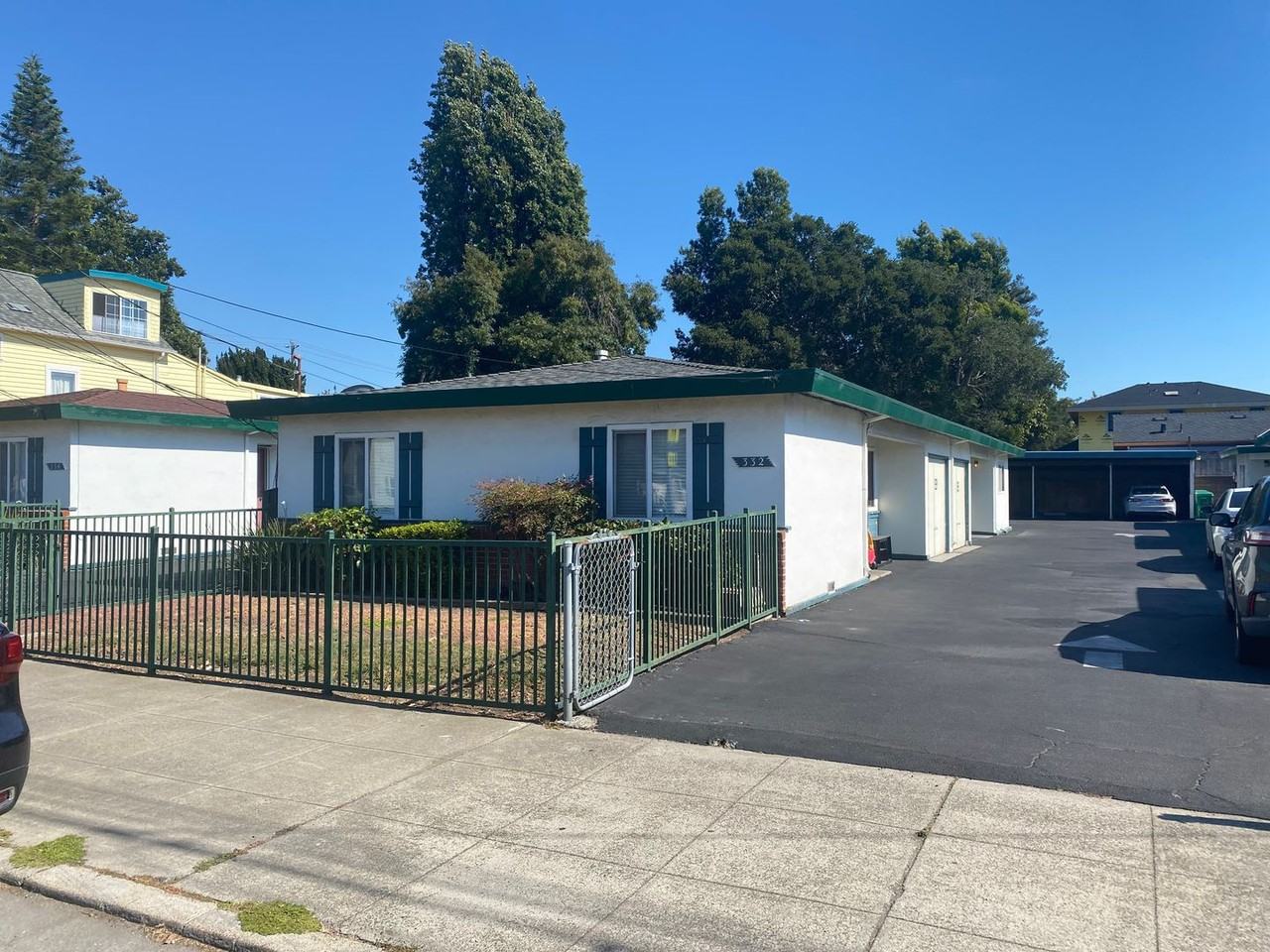 Listing photo 1 of 5