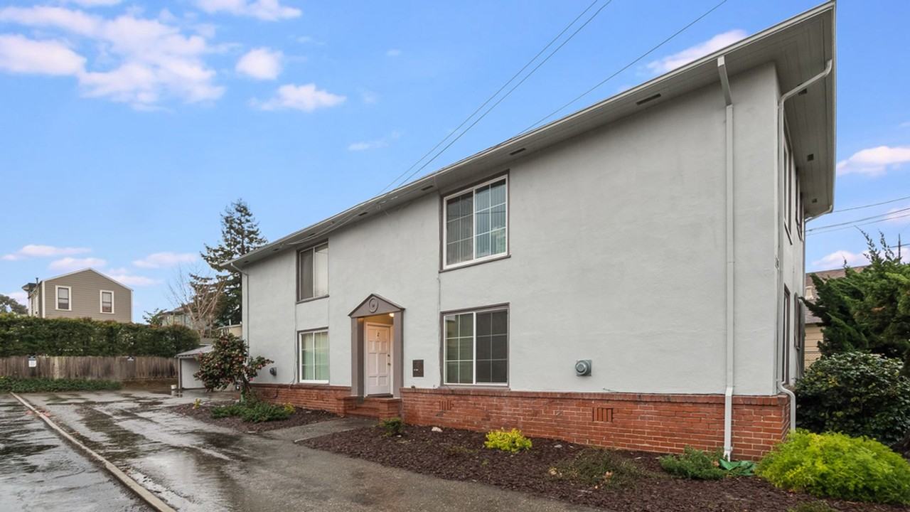 Listing photo 1 of 5