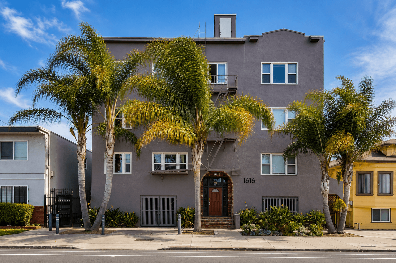 Listing photo 1 of 5