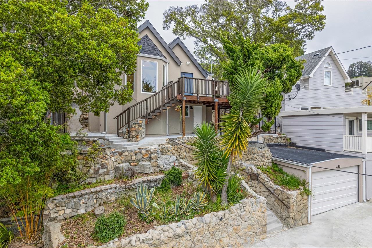 Listing photo 1 of 5