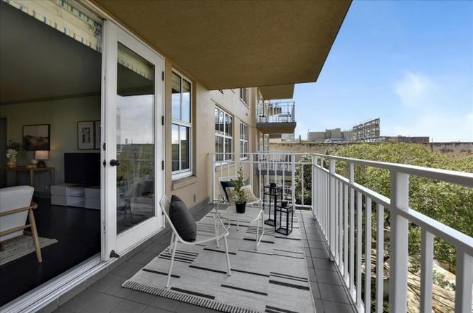Listing photo 1 of 5