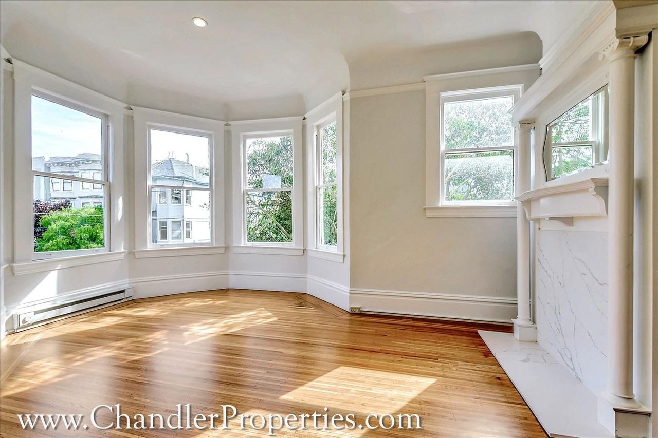 Listing photo 1 of 5