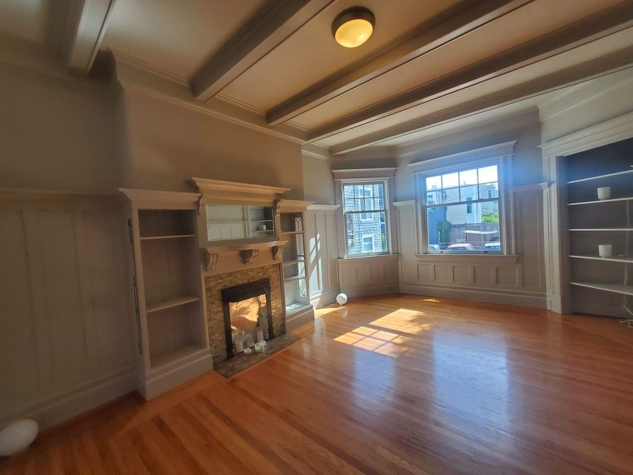 Listing photo 1 of 5