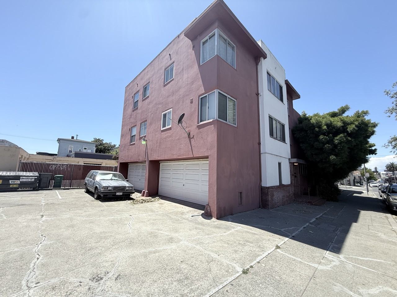 Listing photo 1 of 5