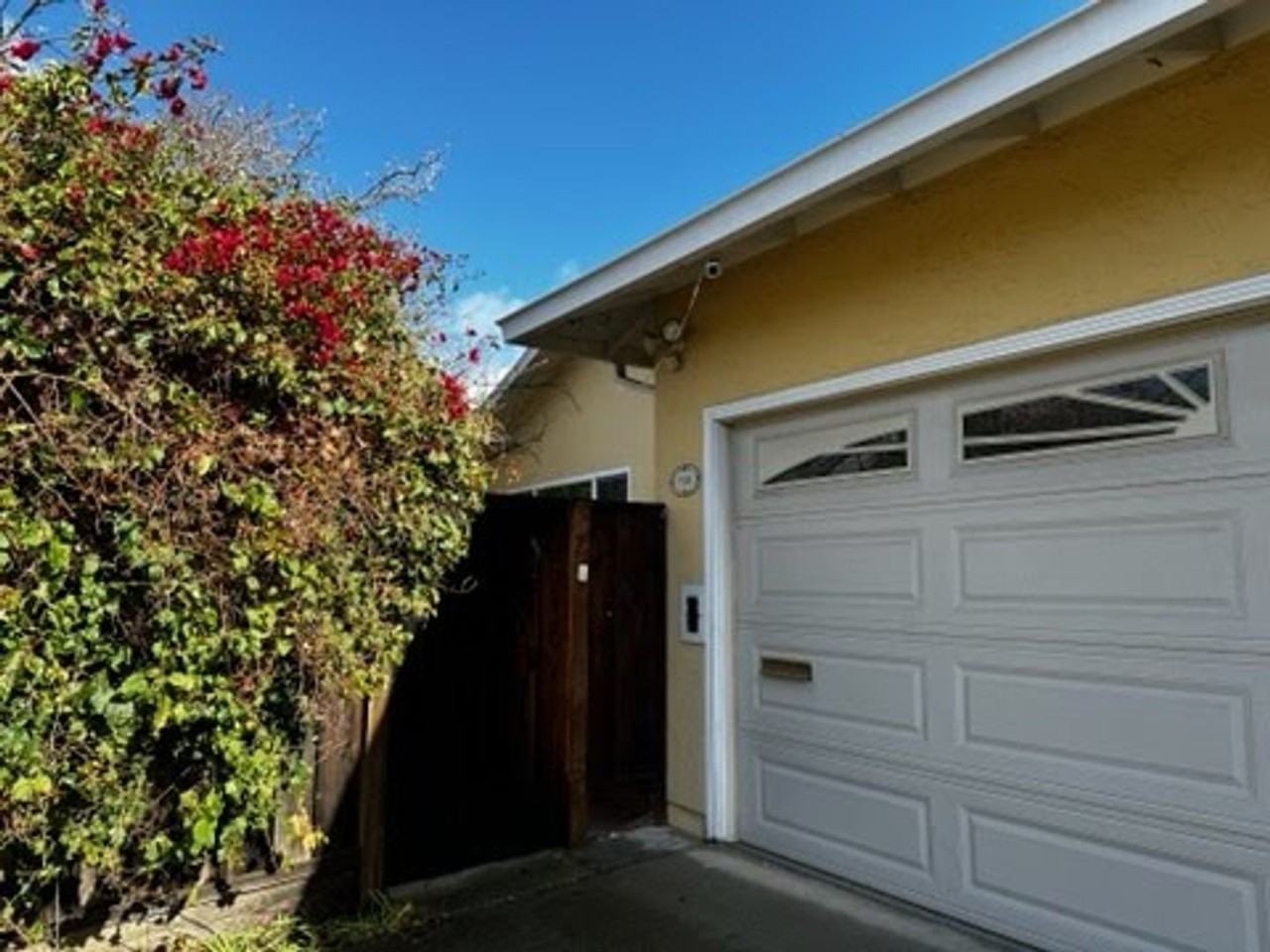 Listing photo 1 of 5