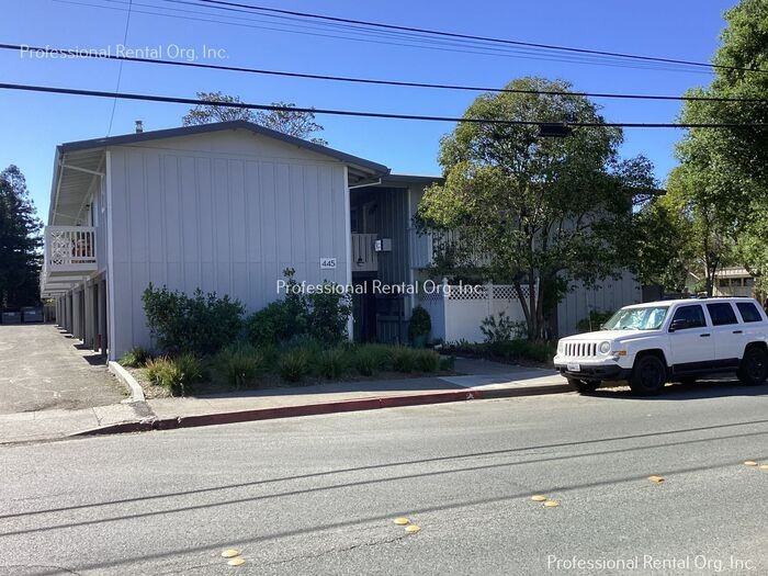 Listing photo 1 of 5