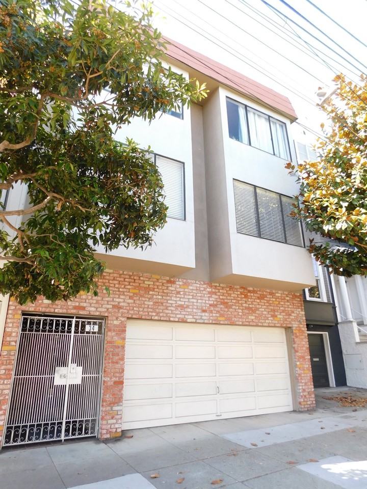 Listing photo 1 of 5