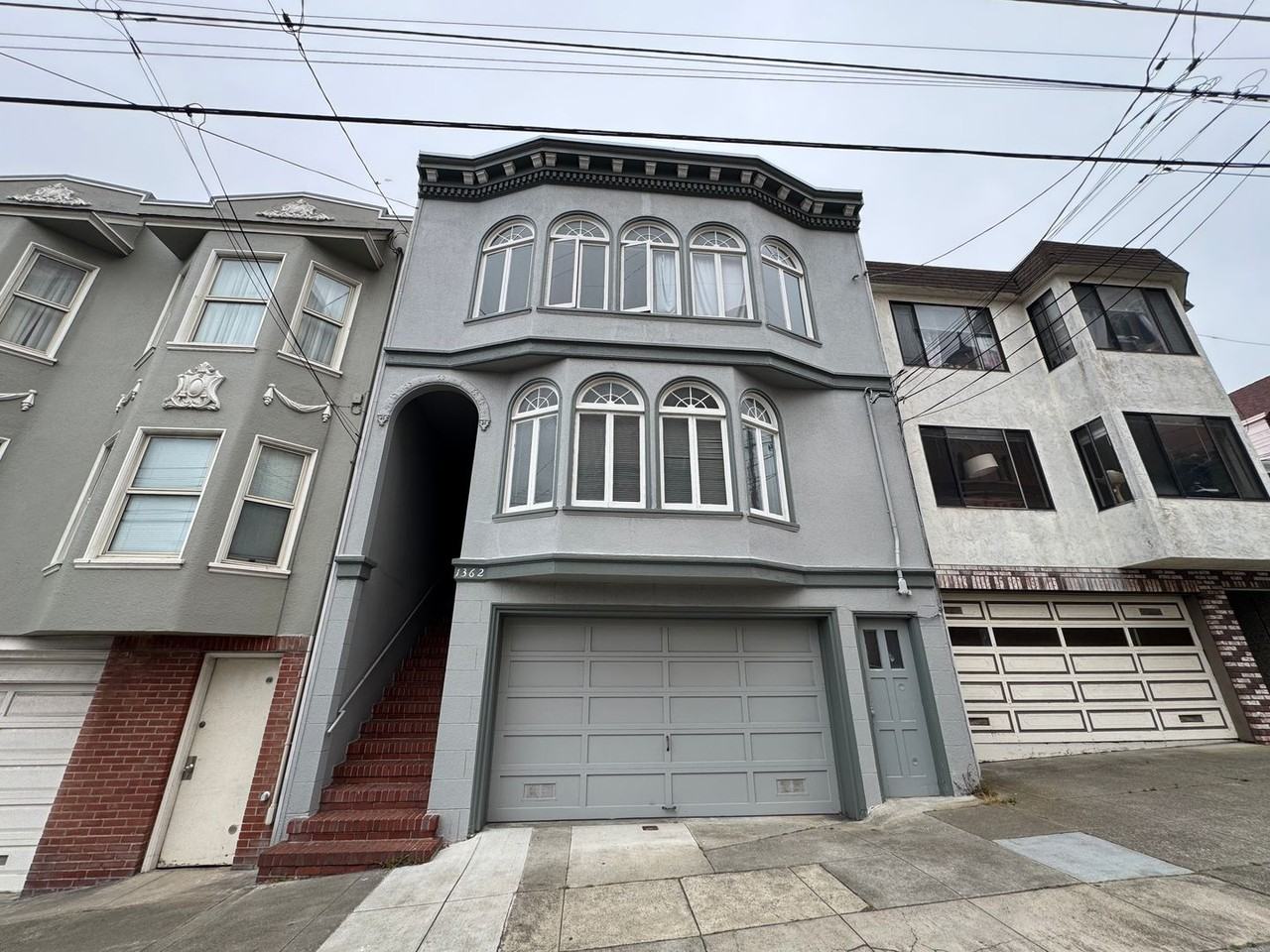 Listing photo 1 of 5