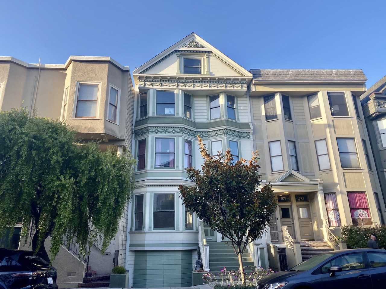 Listing photo 1 of 5