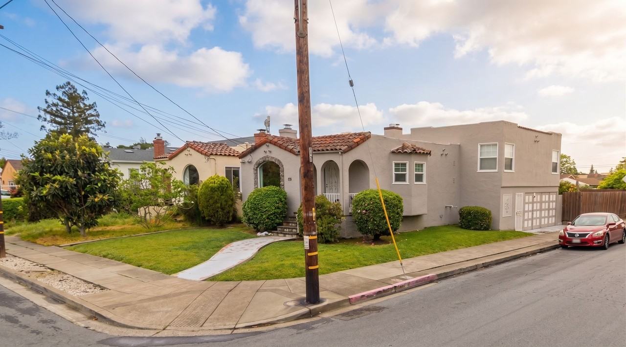 Listing photo 1 of 5