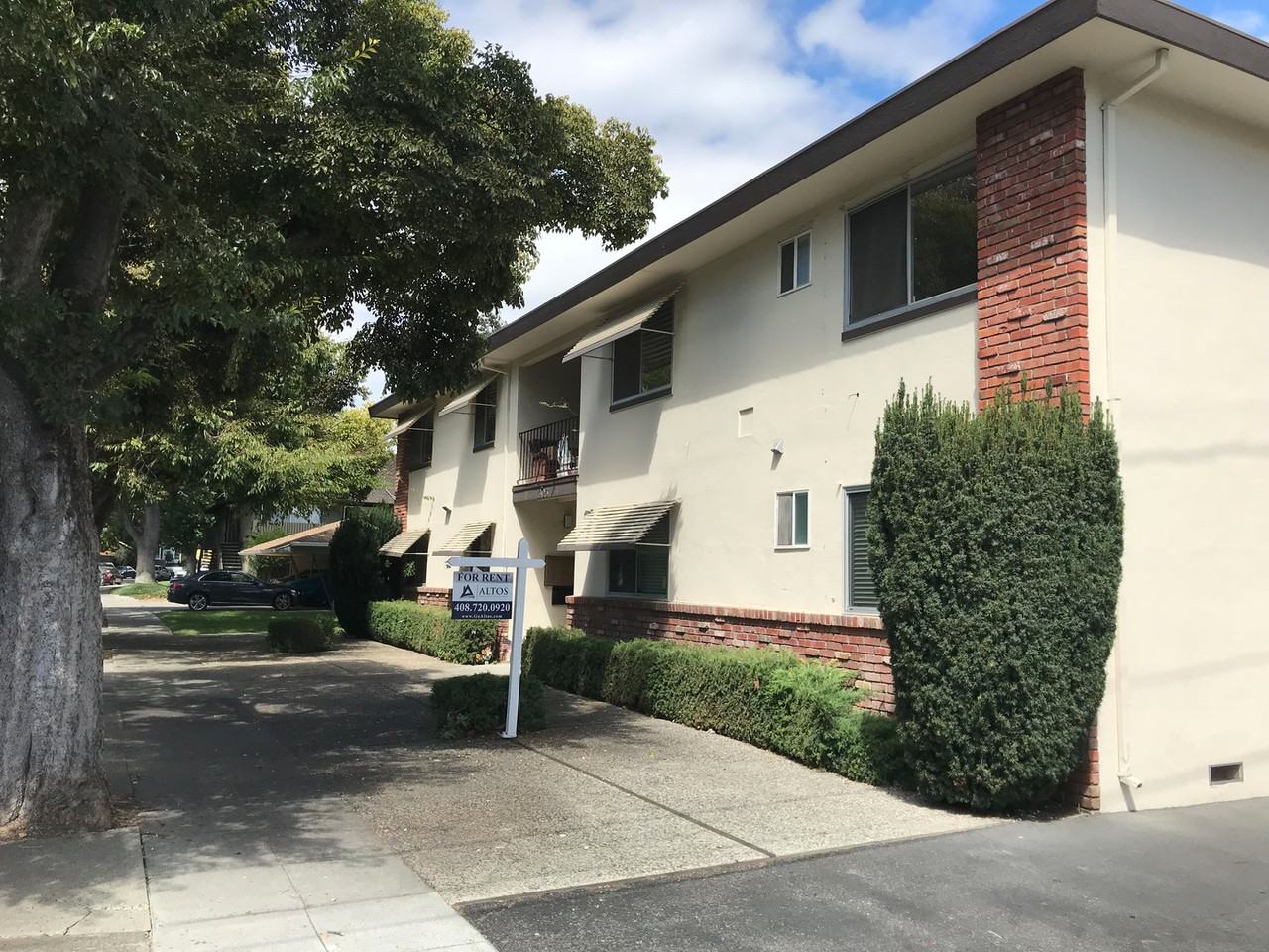 Listing photo 1 of 5