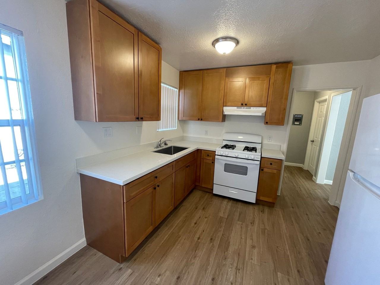 Listing photo 1 of 5